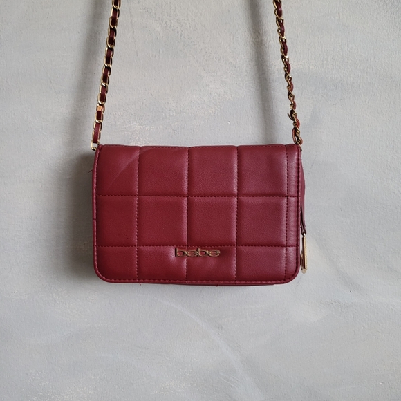 Bebe Chica Flap Crossbody Burgundy Gold Chain Strap Quilted Puffer Vegan Leather - Picture 1 of 13